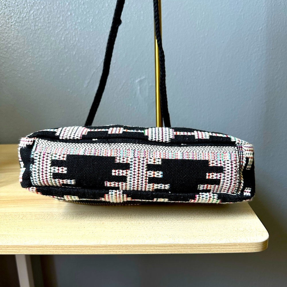 MERONA SOUTHWESTERN PATTERN CROSSBODY BAG. - Picture 5 of 9